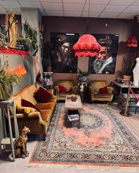 Lifestyle Tattoo studio-interiör, bohemisk och varm